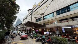 Lucky Plaza (D9), Shop House #628804681